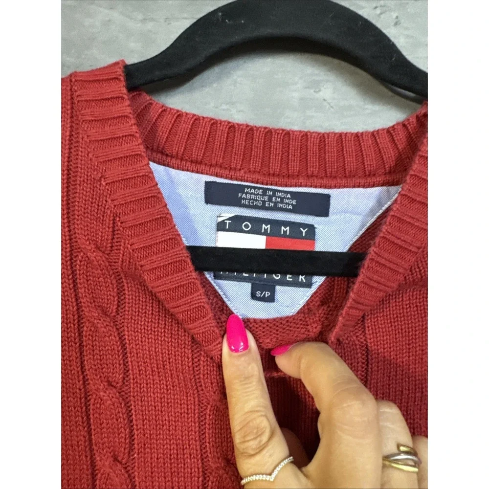 Vintage Tommy Hilfiger vibrant red cable-knit crewneck sweater Small Men's